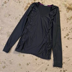 Athleta L long sleeve gray ruched top pattern on back